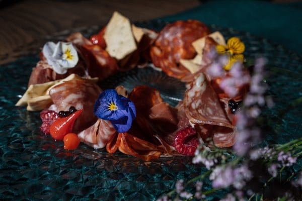 Užkandžiai bendrose lėkštėse